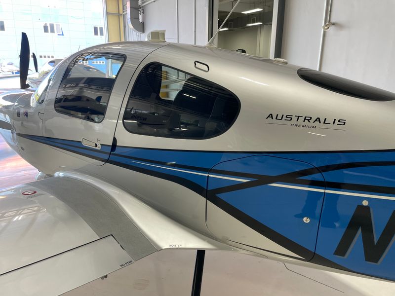 WOA members purchases Cirrus SR22 Australia Special Edition